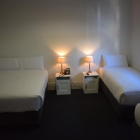 אדלייד Ambassadors Hotel מראה חיצוני תמונה