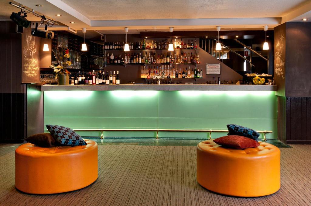 אדלייד Ambassadors Hotel מראה חיצוני תמונה