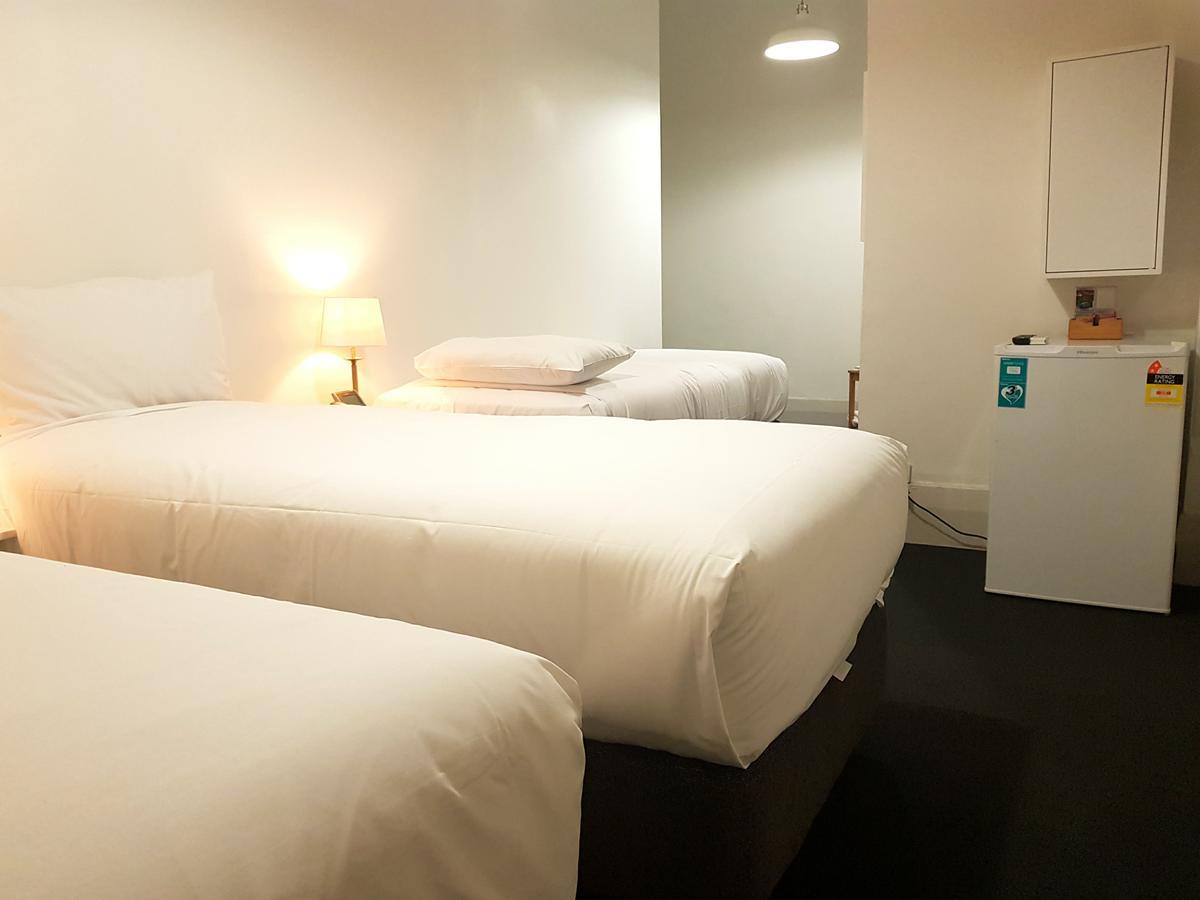 אדלייד Ambassadors Hotel מראה חיצוני תמונה