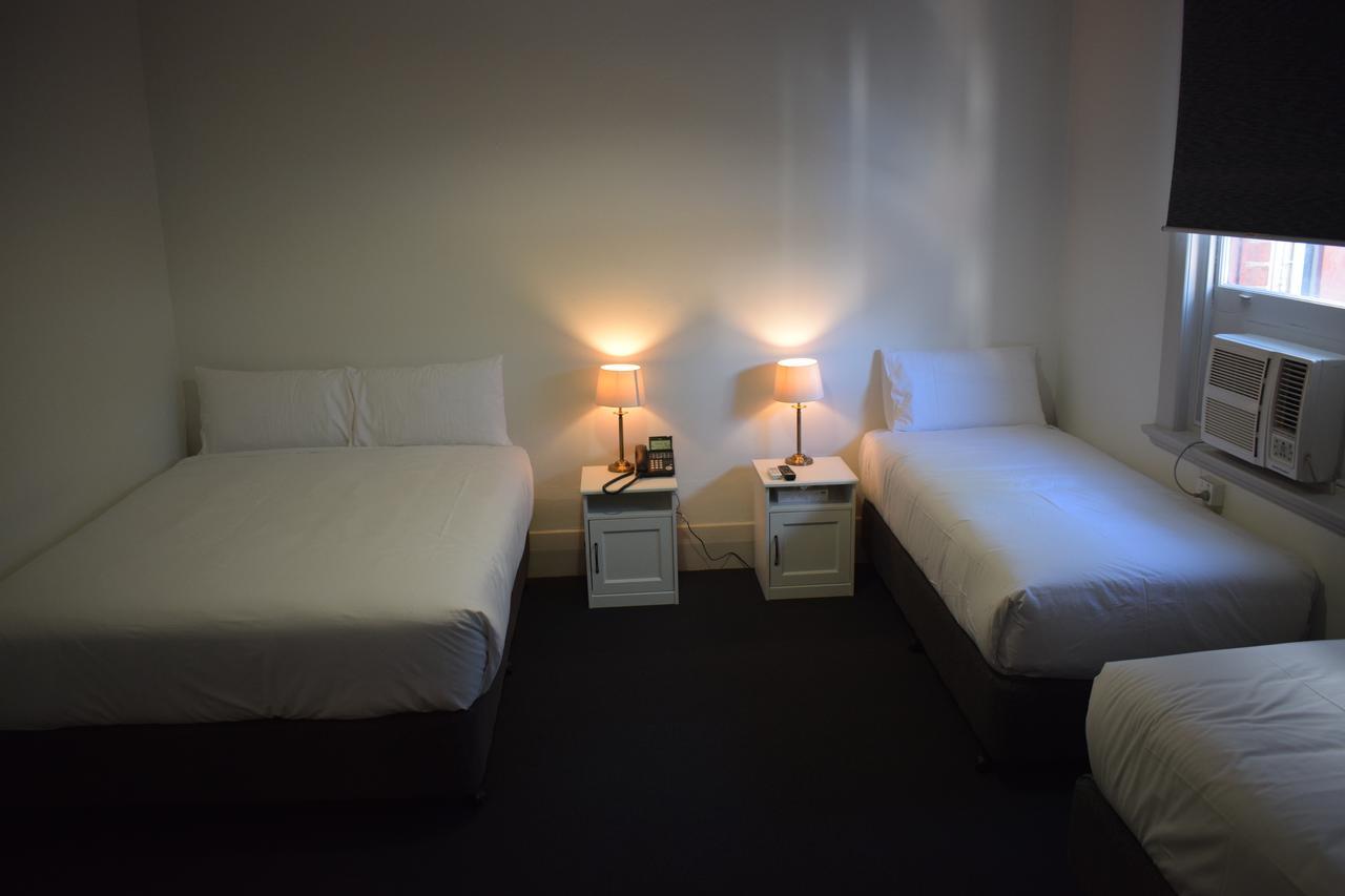אדלייד Ambassadors Hotel מראה חיצוני תמונה