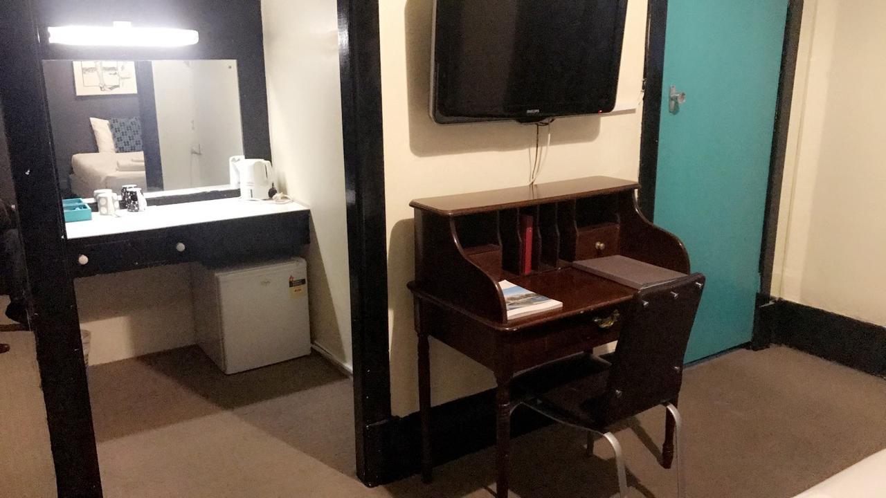 אדלייד Ambassadors Hotel מראה חיצוני תמונה