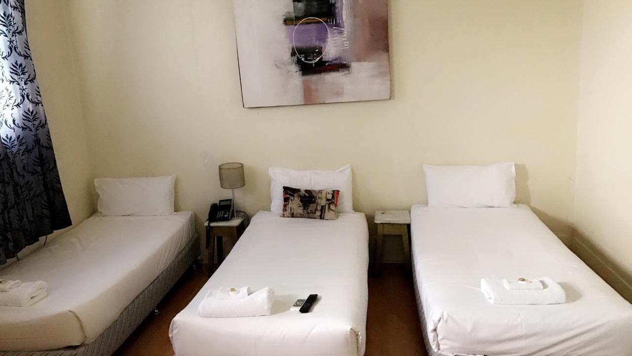 אדלייד Ambassadors Hotel מראה חיצוני תמונה