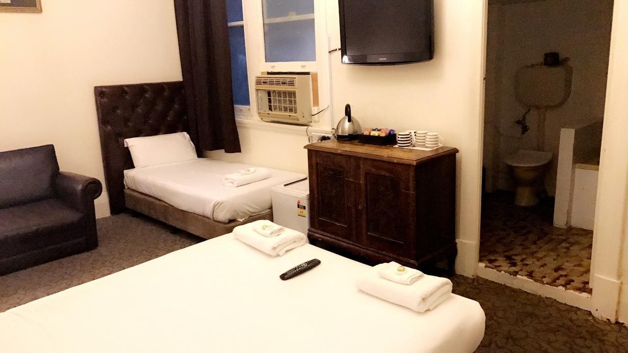 אדלייד Ambassadors Hotel מראה חיצוני תמונה