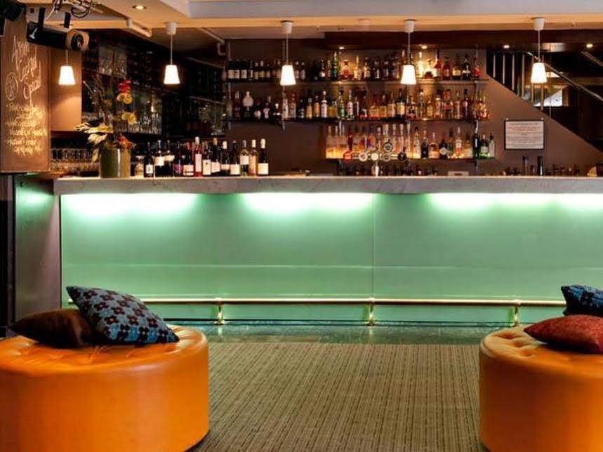 אדלייד Ambassadors Hotel מראה חיצוני תמונה