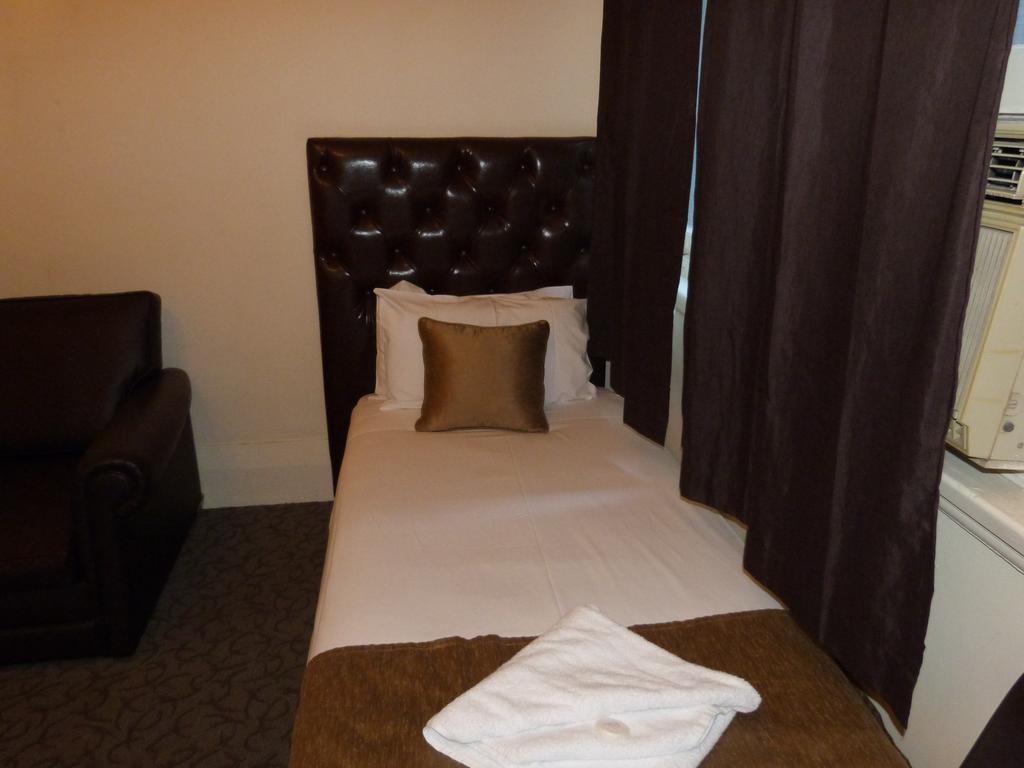 אדלייד Ambassadors Hotel מראה חיצוני תמונה